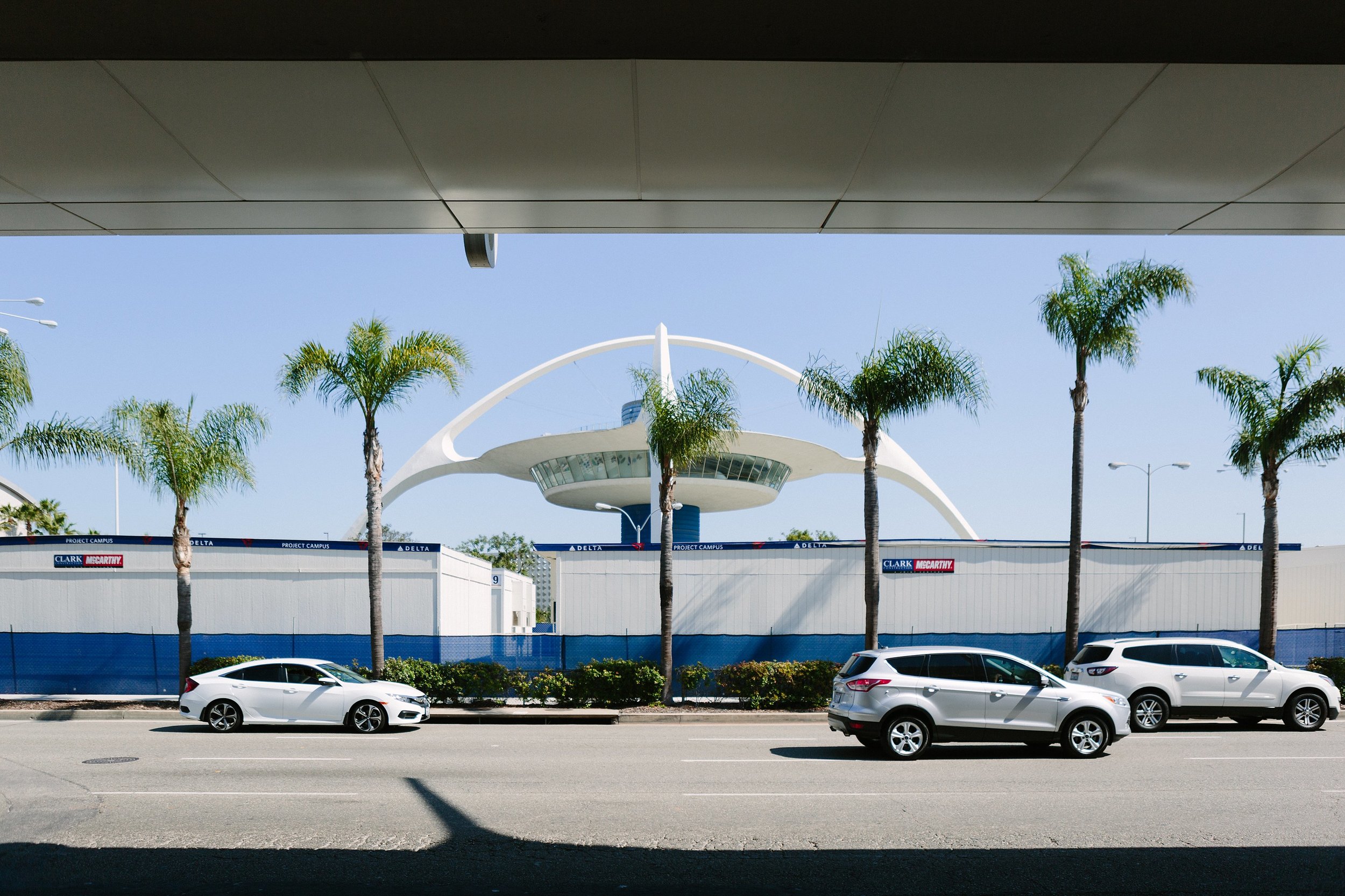  LAX 